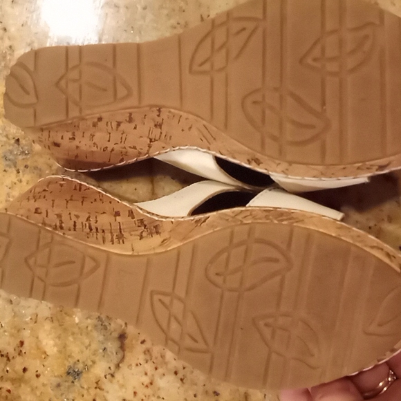 Born O Concept Cork Wedge Heels  👠 - Picture 5 of 11